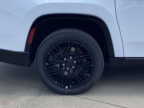 New 2026 Jeep Grand Wagoneer L Limited AWD/4WD image 37