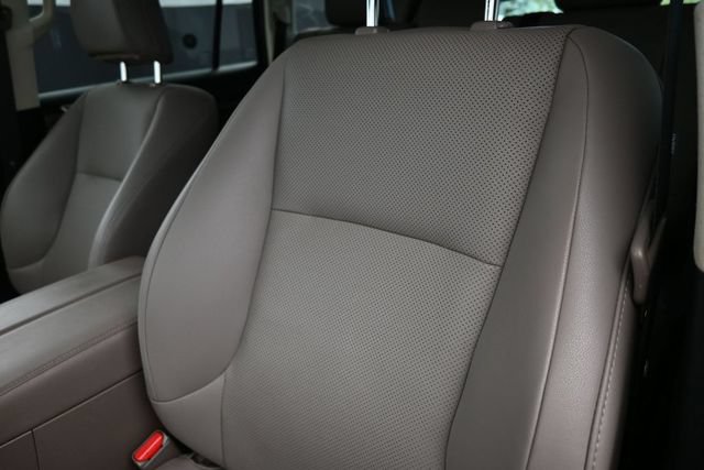 Used 2023 Lexus GX 460 Premium w/ Premium Package AWD/4WD image 15