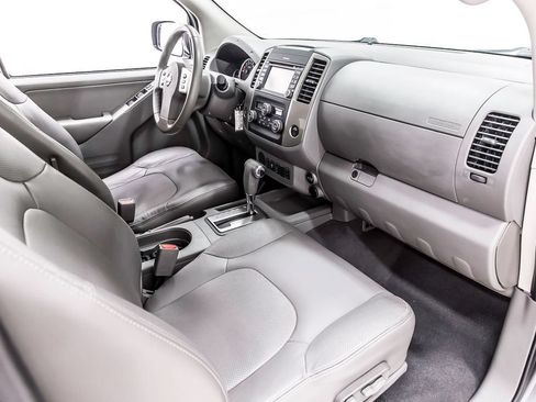 Used 2019 Nissan Frontier SL RWD image 34