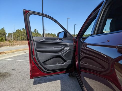 New 2025 Jeep Grand Cherokee L Laredo image 54