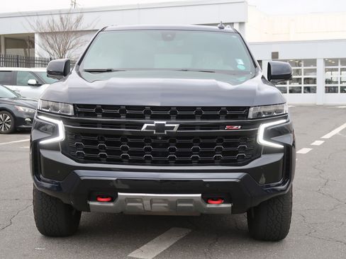Used 2021 Chevrolet Suburban Z71 w/ Z71 Signature Package image 3