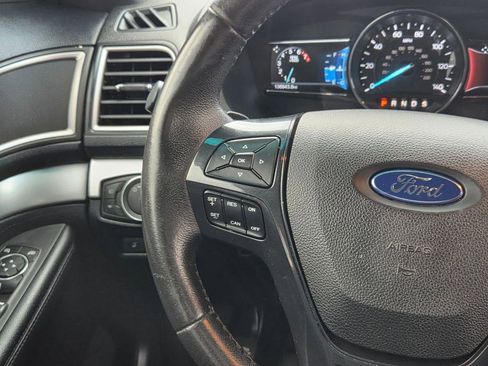 Used 2016 Ford Explorer XLT w/ Equipment Group 202A image 26