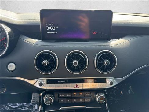 Used 2023 Kia Stinger GT2 RWD image 11