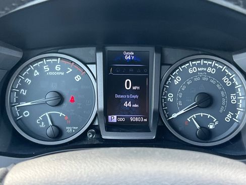 Used 2018 Toyota Tacoma TRD Off-Road image 27