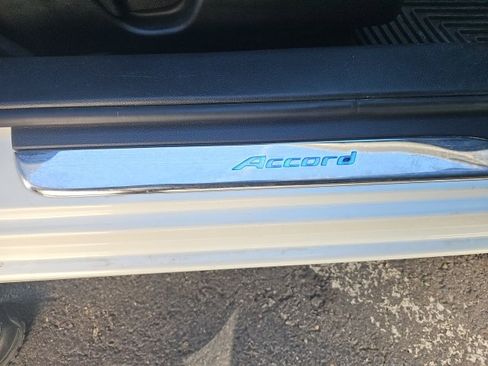 Used 2017 Honda Accord EX-L image 15