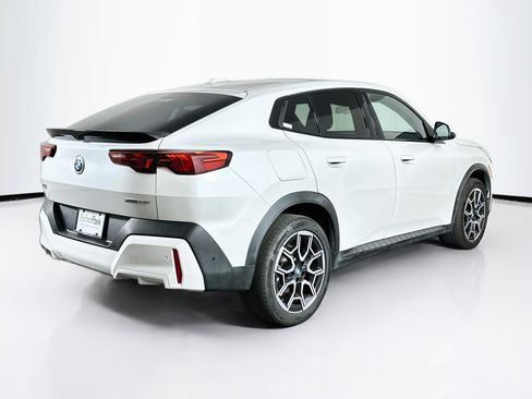 Used 2026 BMW X2 xDrive28i AWD/4WD image 9