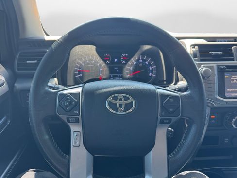 Used 2017 Toyota 4Runner SR5 Premium RWD image 10