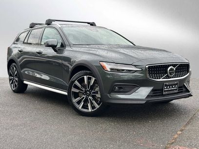 New 2026 Volvo V60 B5 Cross Country Ultra w/ Climate Package