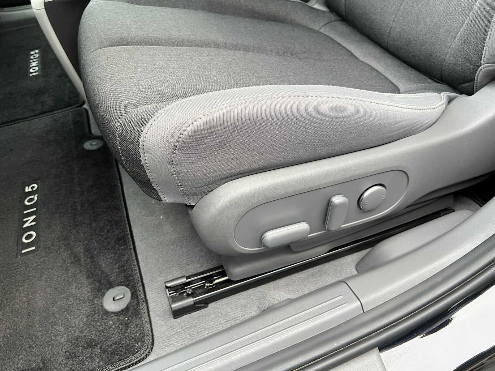 Used 2024 Hyundai Ioniq 5 SEL RWD image 24