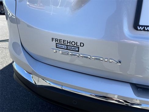 Certified 2022 GMC Terrain SLT image 31