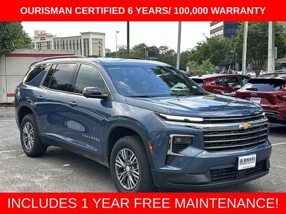 Used 2025 Chevrolet Traverse LT w/ Driver Confidence Package