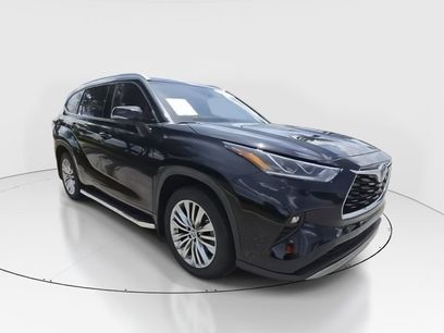 Used 2024 Toyota Highlander Platinum