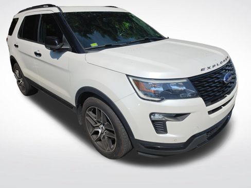 Used 2019 Ford Explorer Sport w/ Equipment Group 401A AWD/4WD image 2