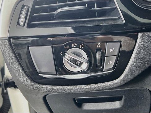 Used 2019 BMW 540i xDrive AWD/4WD image 11