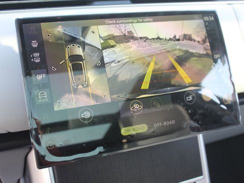 New 2026 Land Rover Range Rover SV AWD/4WD image 18