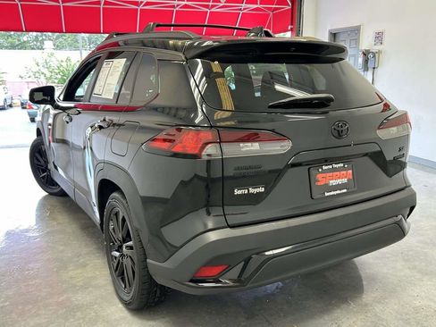 Used 2024 Toyota Corolla Cross AWD Hybrid w/ Moonroof Package image 5