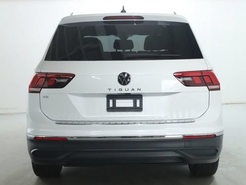 Used 2023 Volkswagen Tiguan SE w/ Panoramic Sunroof Package FWD image 44