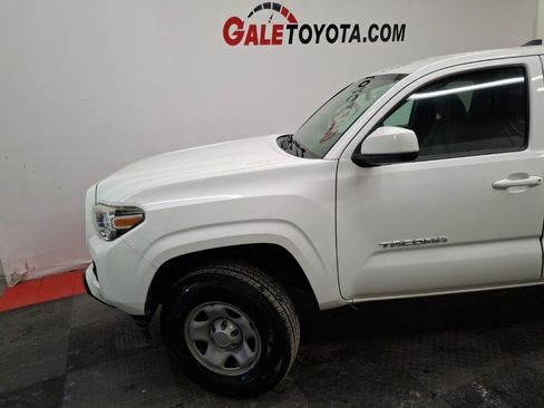 Used 2016 Toyota Tacoma SR5 image 4