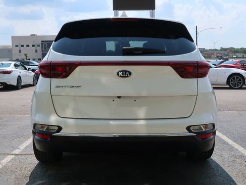 Used 2022 Kia Sportage LX image 9
