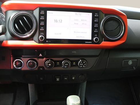 Used 2020 Toyota Tacoma TRD Off-Road AWD/4WD image 22