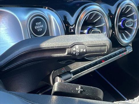 Used 2024 Mercedes-Benz GLB 250 4MATIC image 12