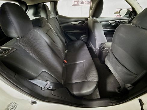 Certified 2021 Nissan Rogue Sport S image 28