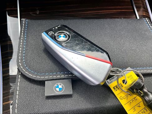Used 2024 BMW X5 xDrive40i w/ M Sport Package AWD/4WD image 21