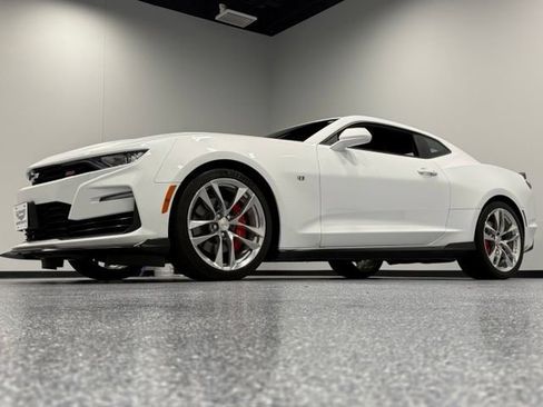 Used 2022 Chevrolet Camaro SS RWD image 4