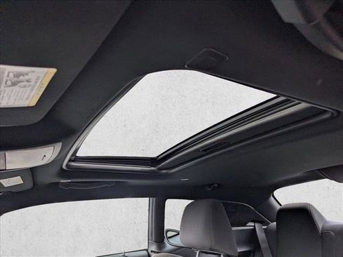 Used 2019 Dodge Challenger R/T w/ Blacktop Package image 18