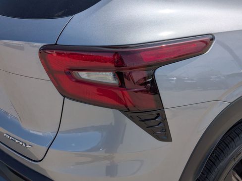 Used 2025 Chevrolet Trax ACTIV w/ Driver Confidence Package image 12