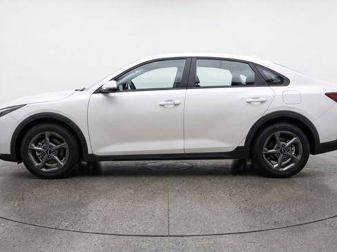 Used 2025 Kia K4 LXS image 5