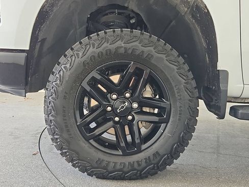 Certified 2024 Chevrolet Silverado 1500 LT Trail Boss w/ Convenience Package II AWD/4WD image 40