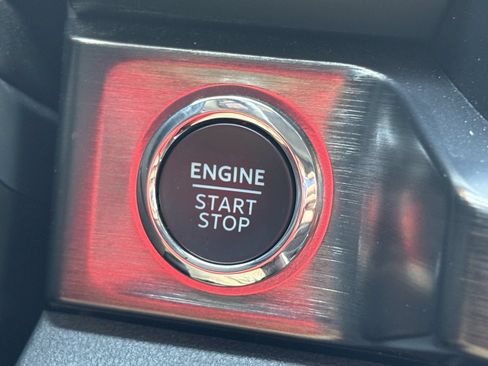 Used 2024 Ford F250 Lariat AWD/4WD image 10