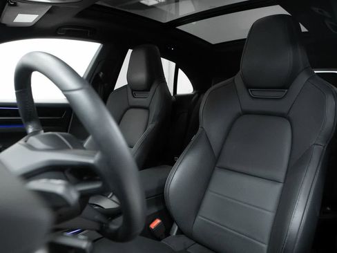 Certified 2025 Porsche Macan 4S Electric image 5