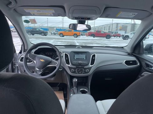 Used 2018 Chevrolet Equinox LS image 19
