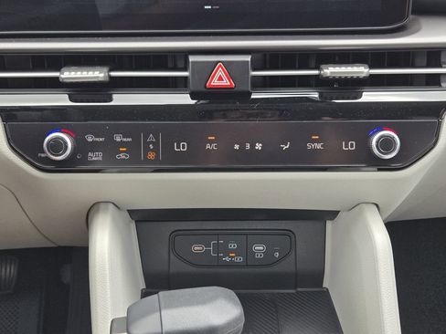 New 2026 Kia Sportage EX FWD image 16