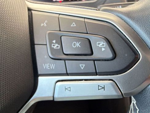 Used 2023 Volkswagen Tiguan SE R-Line image 25