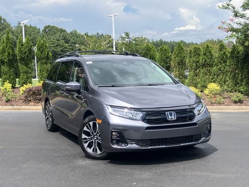 Used 2026 Honda Odyssey Elite image 5
