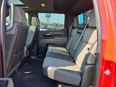 Used 2024 Chevrolet Silverado 1500 ZR2 w/ Technology Package AWD/4WD image 31