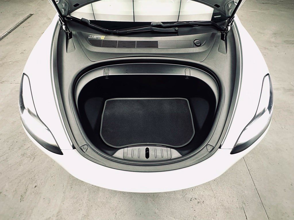 Used 2018 Tesla Model 3 Long Range RWD image 43