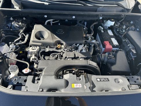 Certified 2021 Toyota RAV4 LE AWD/4WD image 12