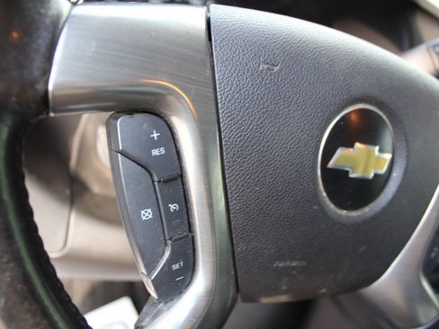 Used 2015 Chevrolet Express 3500 RWD image 12