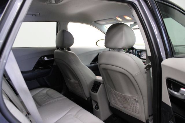 Used 2018 Kia Niro EX Premium FWD image 21