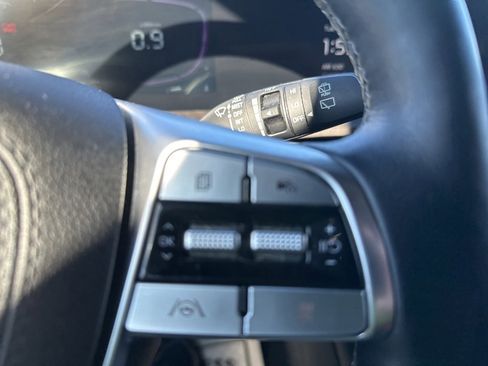 Used 2024 Kia Telluride EX w/ EX Captain's Chair Package image 24