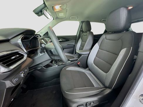Used 2023 Chevrolet TrailBlazer LT AWD/4WD image 11