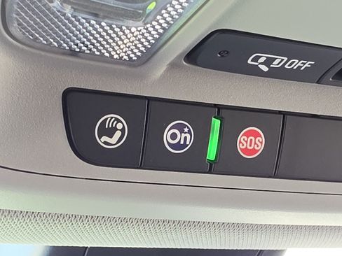 Used 2023 GMC Acadia SLE w/ Driver Convenience Package FWD image 34