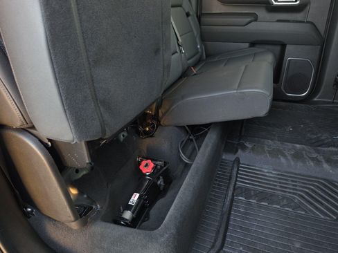 Used 2024 Chevrolet Silverado 1500 LT Trail Boss w/ LT Trail Boss Premium Package AWD/4WD image 26