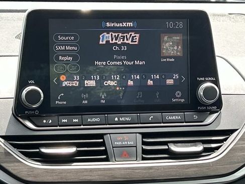 Used 2025 Nissan Altima 2.5 SV FWD image 24