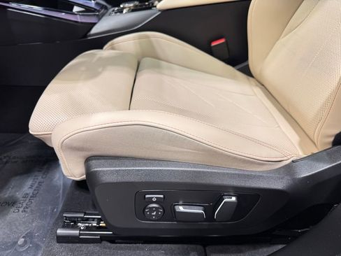 Used 2025 BMW X3 xDrive30i w/ Premium Package image 17