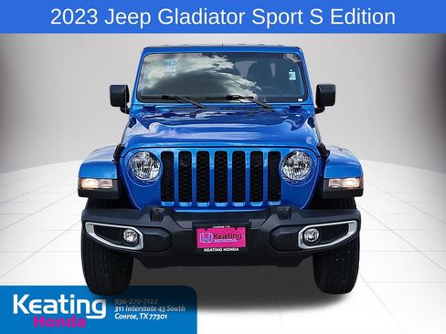 Used 2023 Jeep Gladiator Sport AWD/4WD image 2